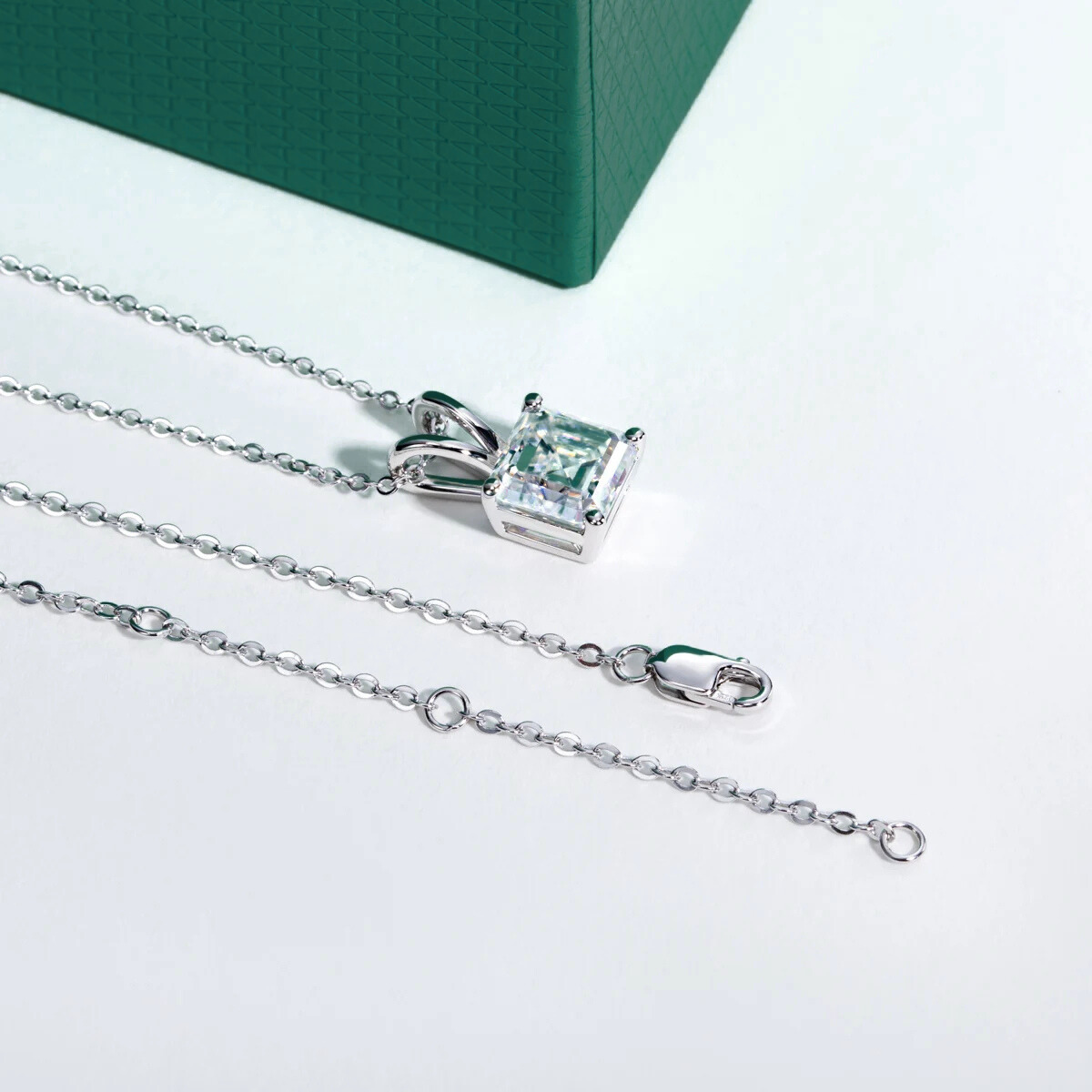 Colar Asscher Moissanite