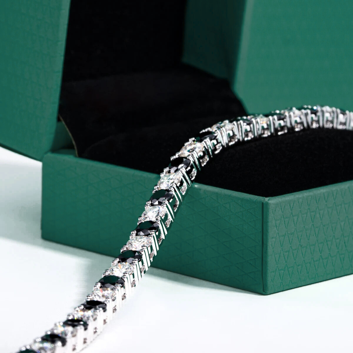 Pulseira Riviera Black & White Moissanite