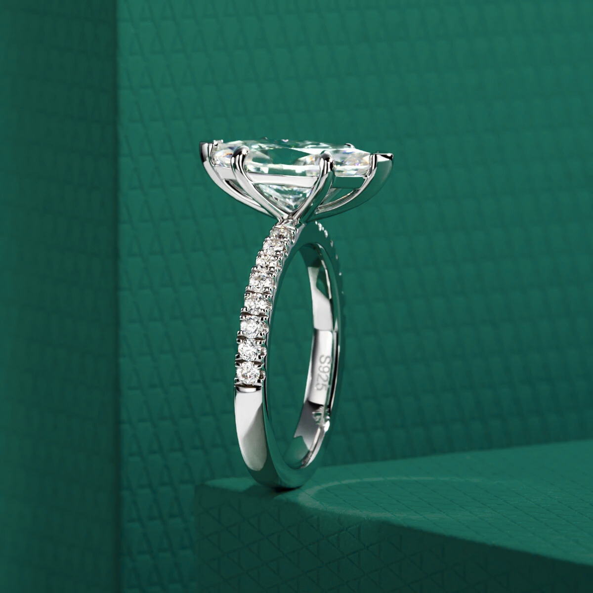 Anel Navarre Moissanite