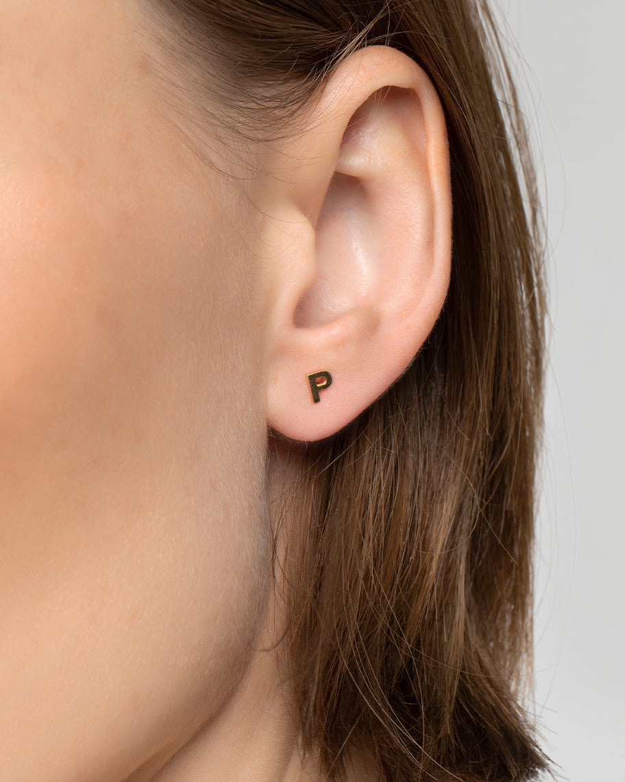 Brinco Little Inicial em Ouro 18K