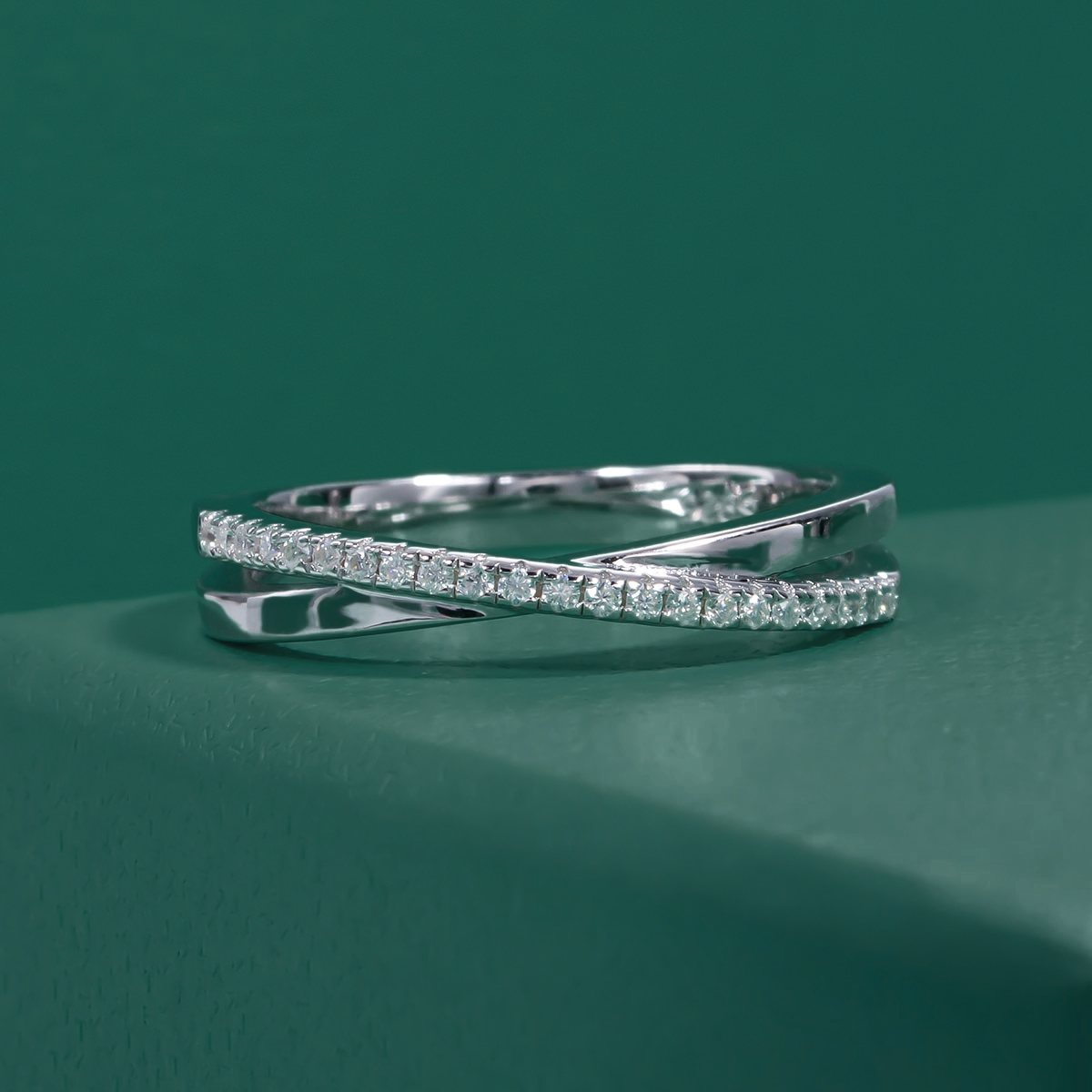 Meia Aliança Cruz Moissanite