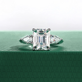 Anel Esmeralda & Pera Moissanite