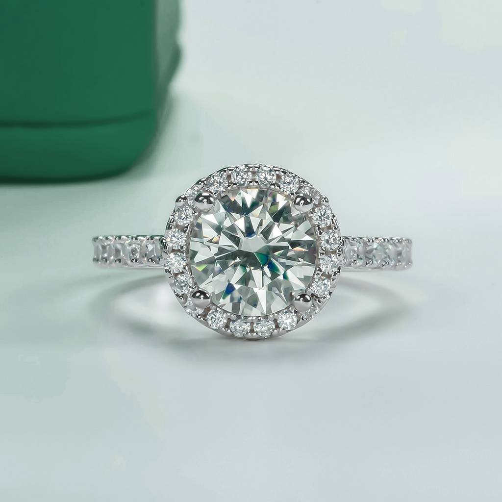 Anel Beatriz Halo Moissanite