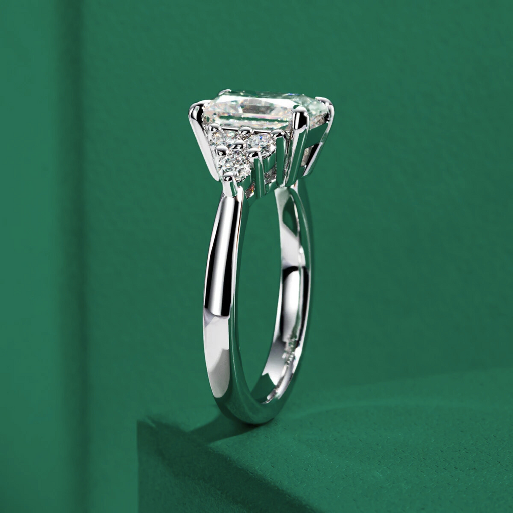 Anel Luxury Radiante Moissanite