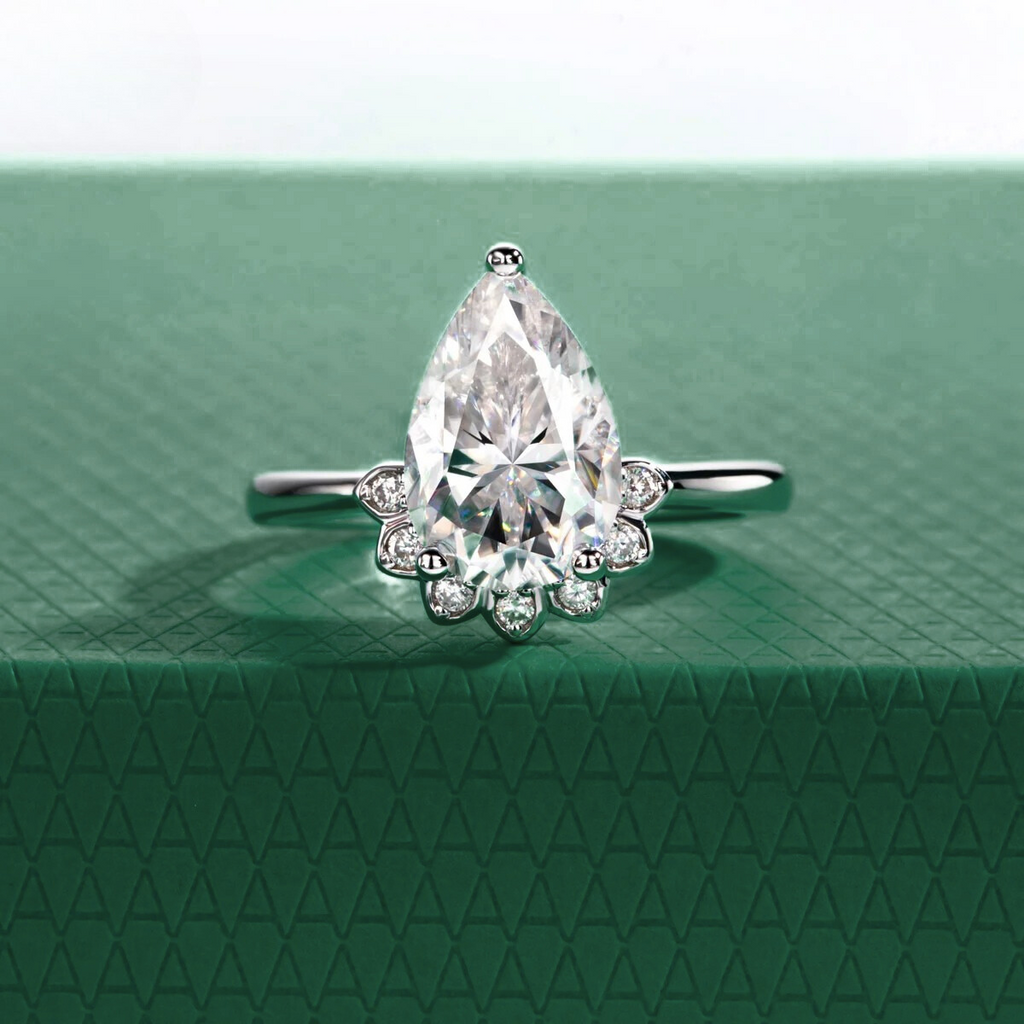 Anel Flower Pear Moissanite