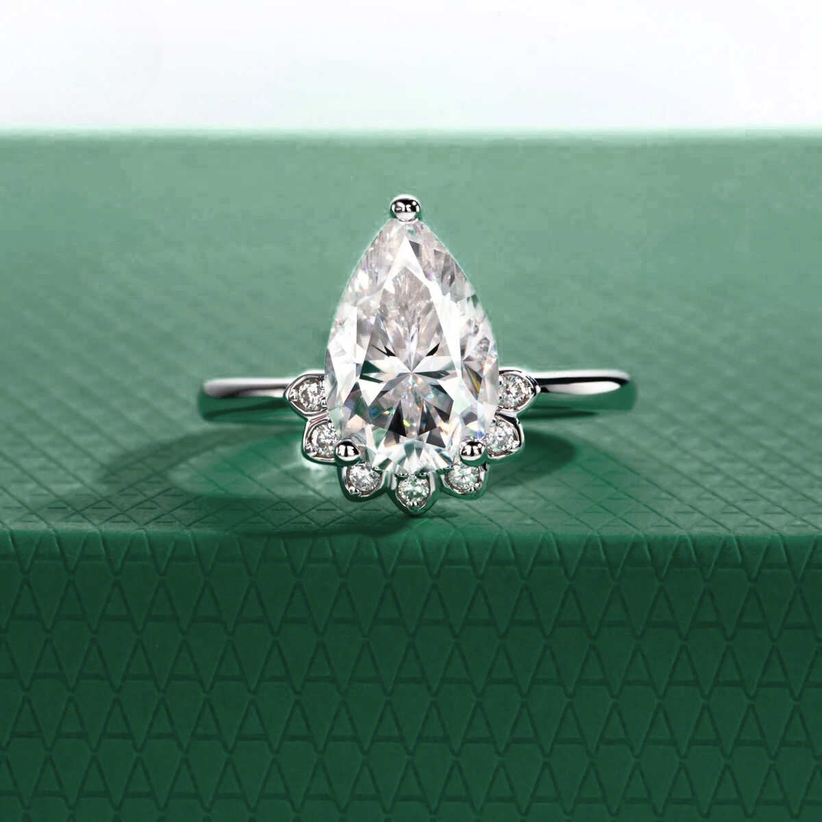 Anel Flower Pear Moissanite