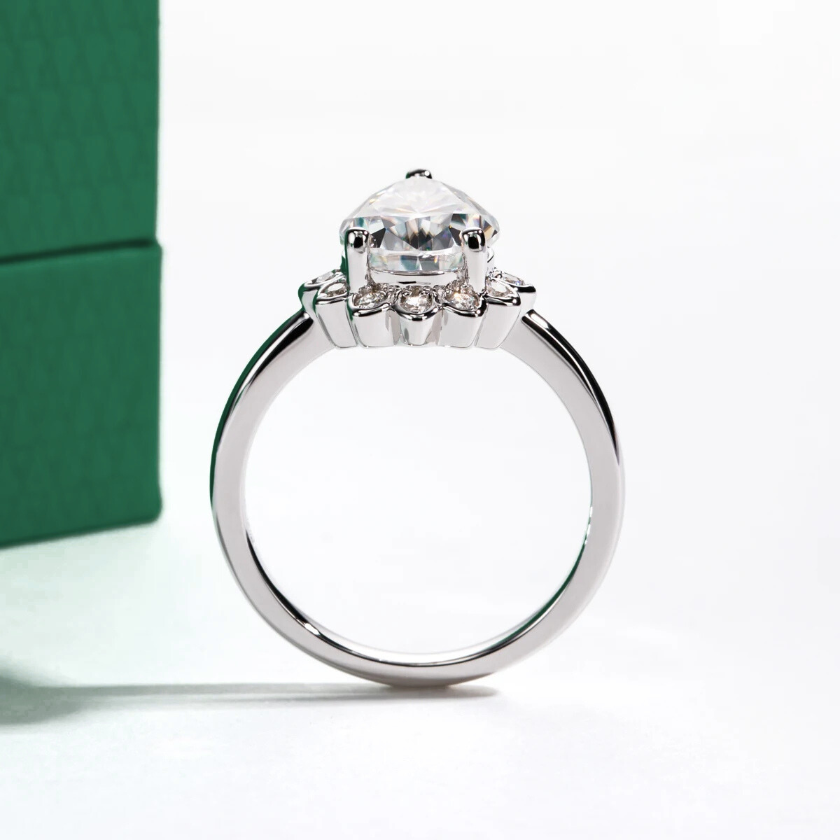 Anel Flower Pear Moissanite