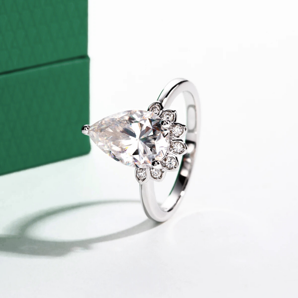 Anel Flower Pear Moissanite