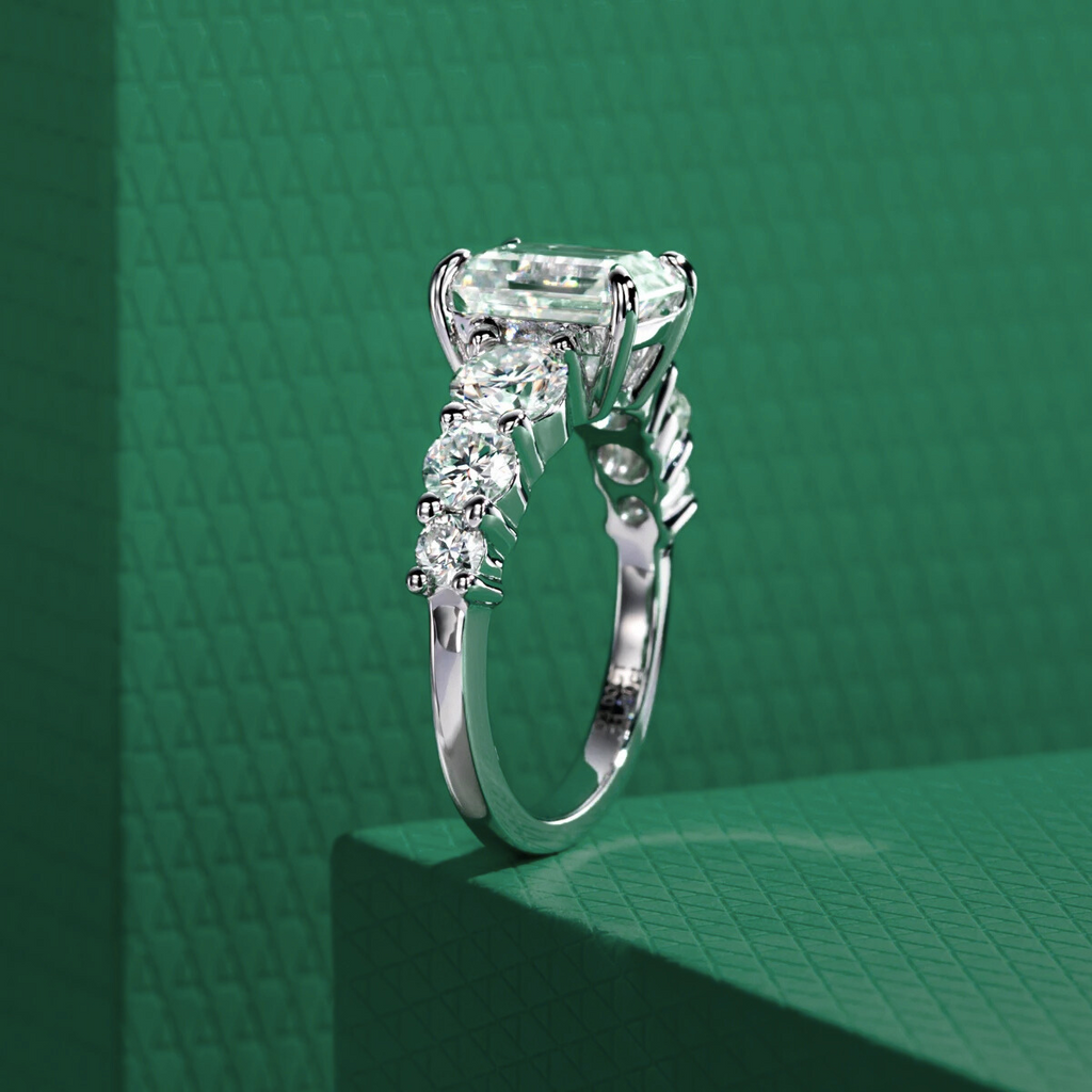 Anel Amara Esmeralda Moissanite