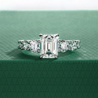 Anel Amara Esmeralda Moissanite