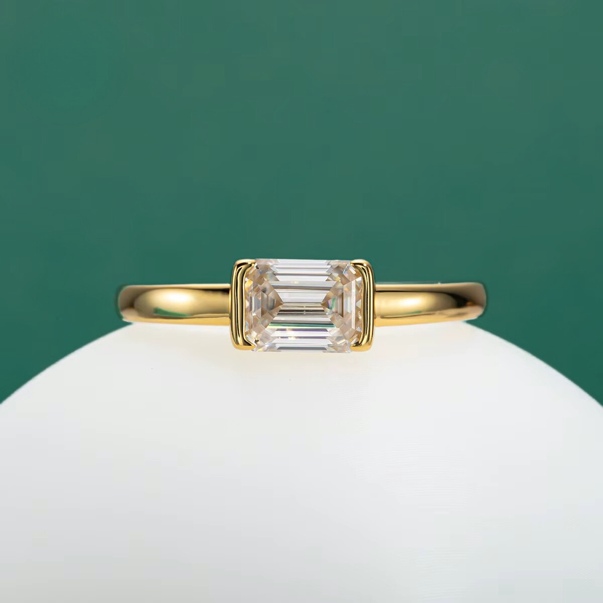 Anel Lauren Esmeralda Moissanite