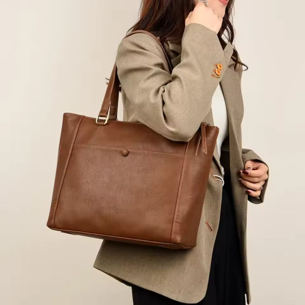 Bolsa de Ombro Grande Madeleine Luxe™