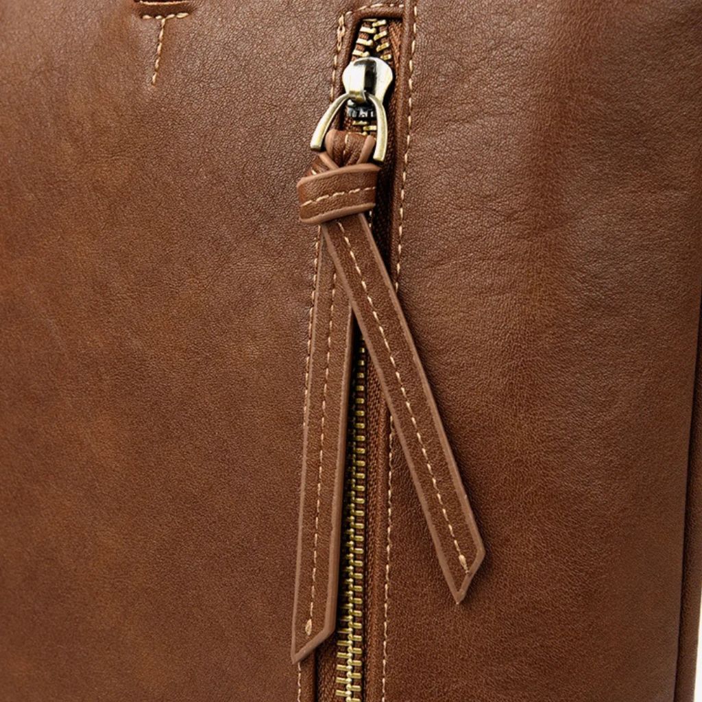 Bolsa de Ombro Grande Madeleine Luxe™