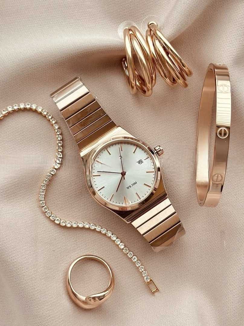 Conjunto Relógio feminino com Bracelete Cartier, Pulseira, Anel e Brinco Bella Viena