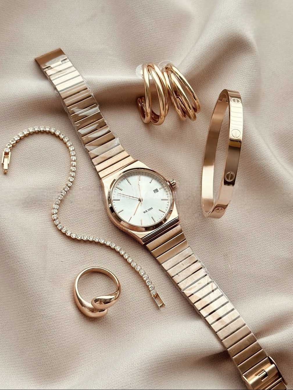 Conjunto Relógio feminino com Bracelete Cartier, Pulseira, Anel e Brinco Bella Viena